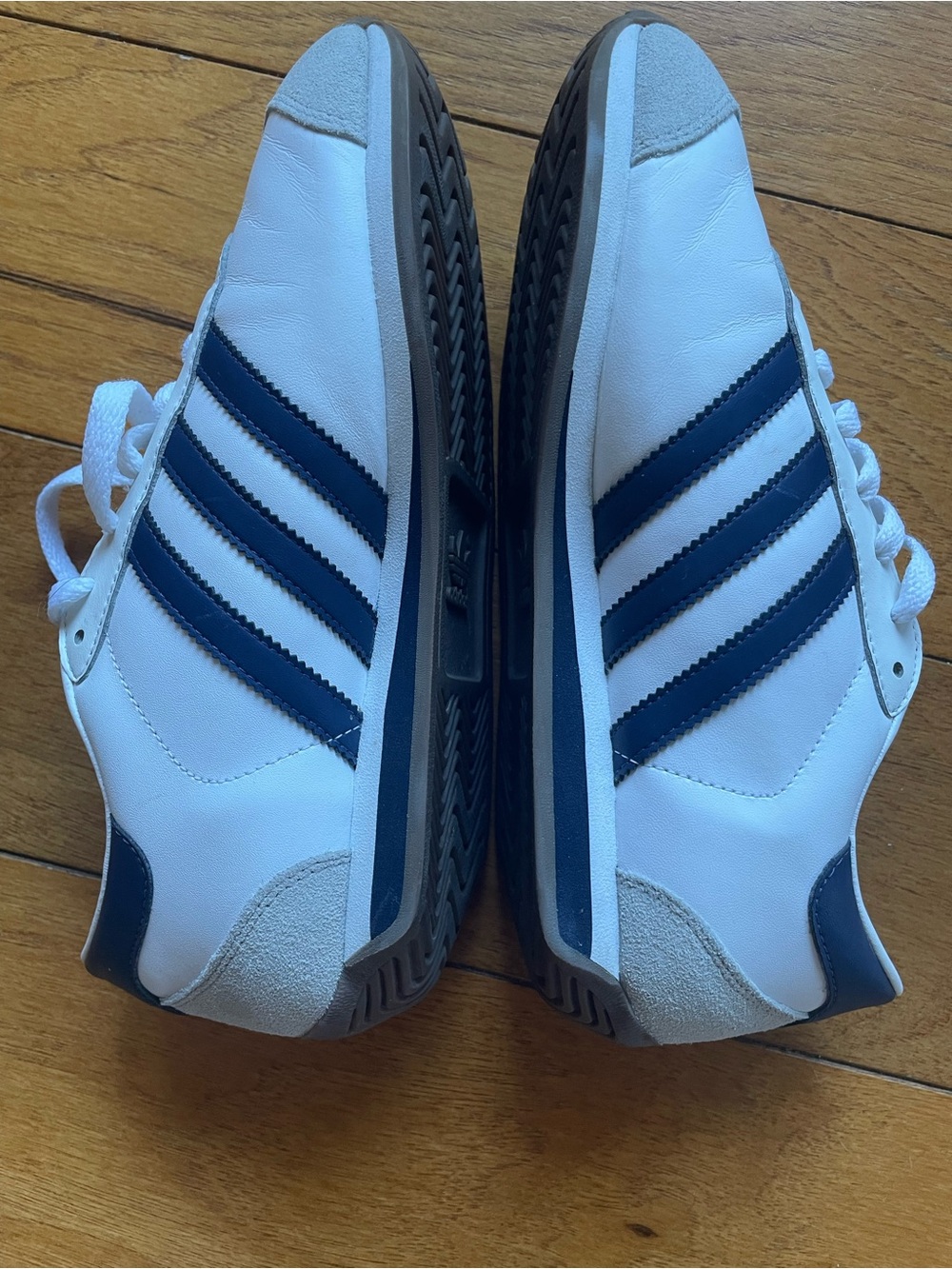 adidas White Sneakers with Navy Three-Stripes M 5.5/W6.5 - Picture 7 of 8